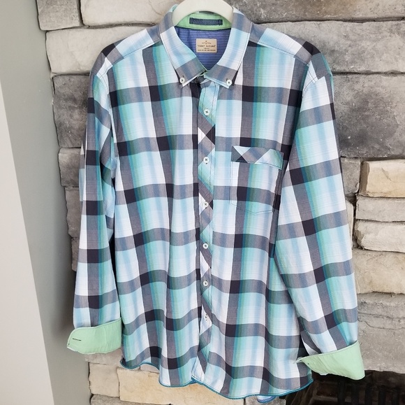 Gorgeous Plaid Dress Shirt - Picture 4 of 7